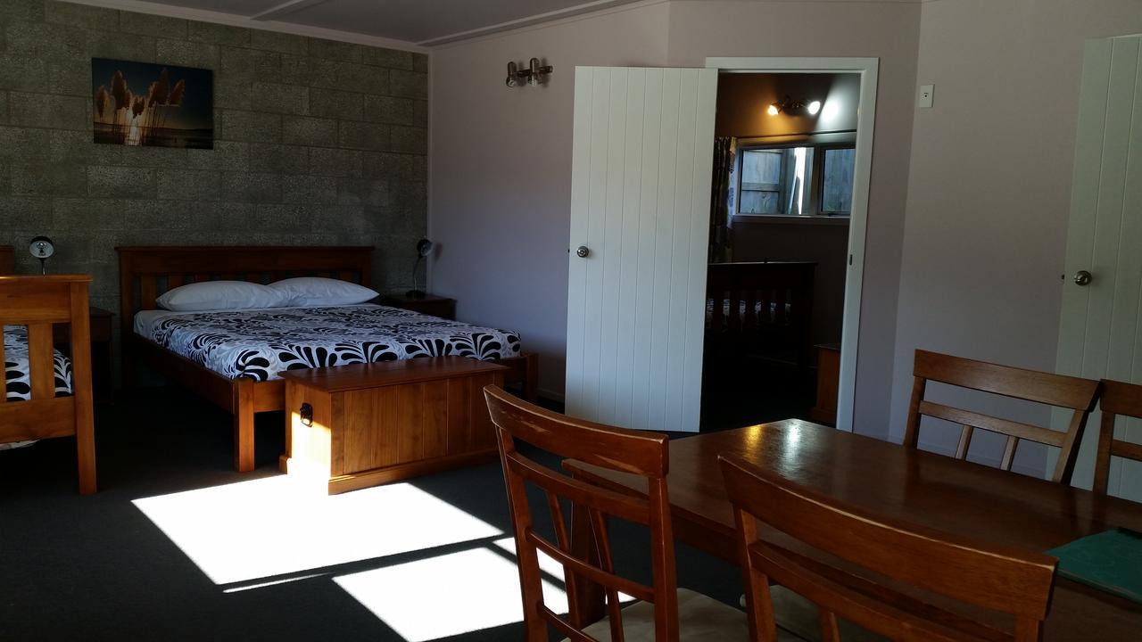 Abbey Court Motel Coromandel Exterior photo