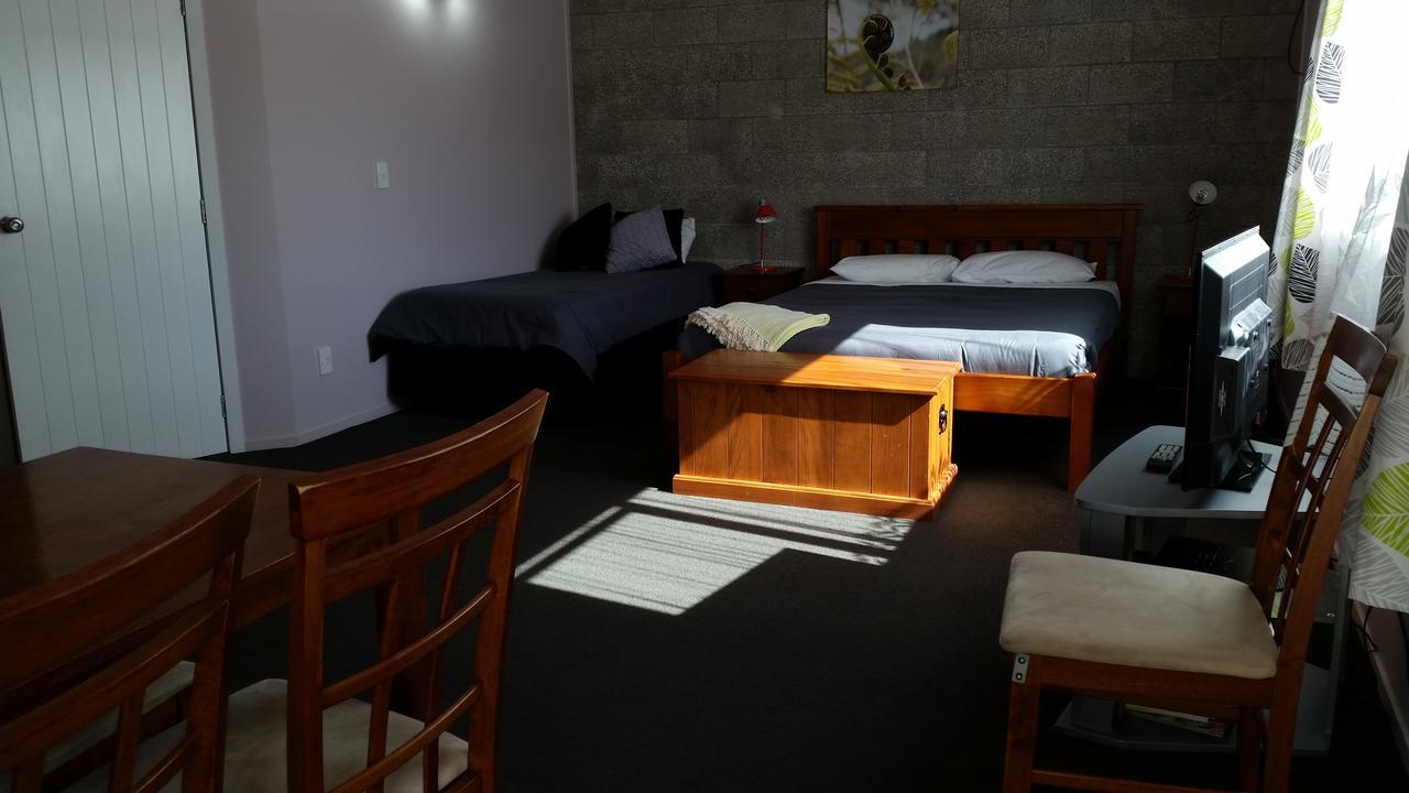 Abbey Court Motel Coromandel Exterior photo