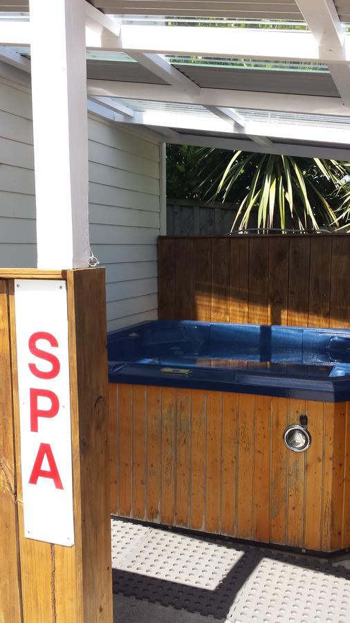 Abbey Court Motel Coromandel Exterior photo