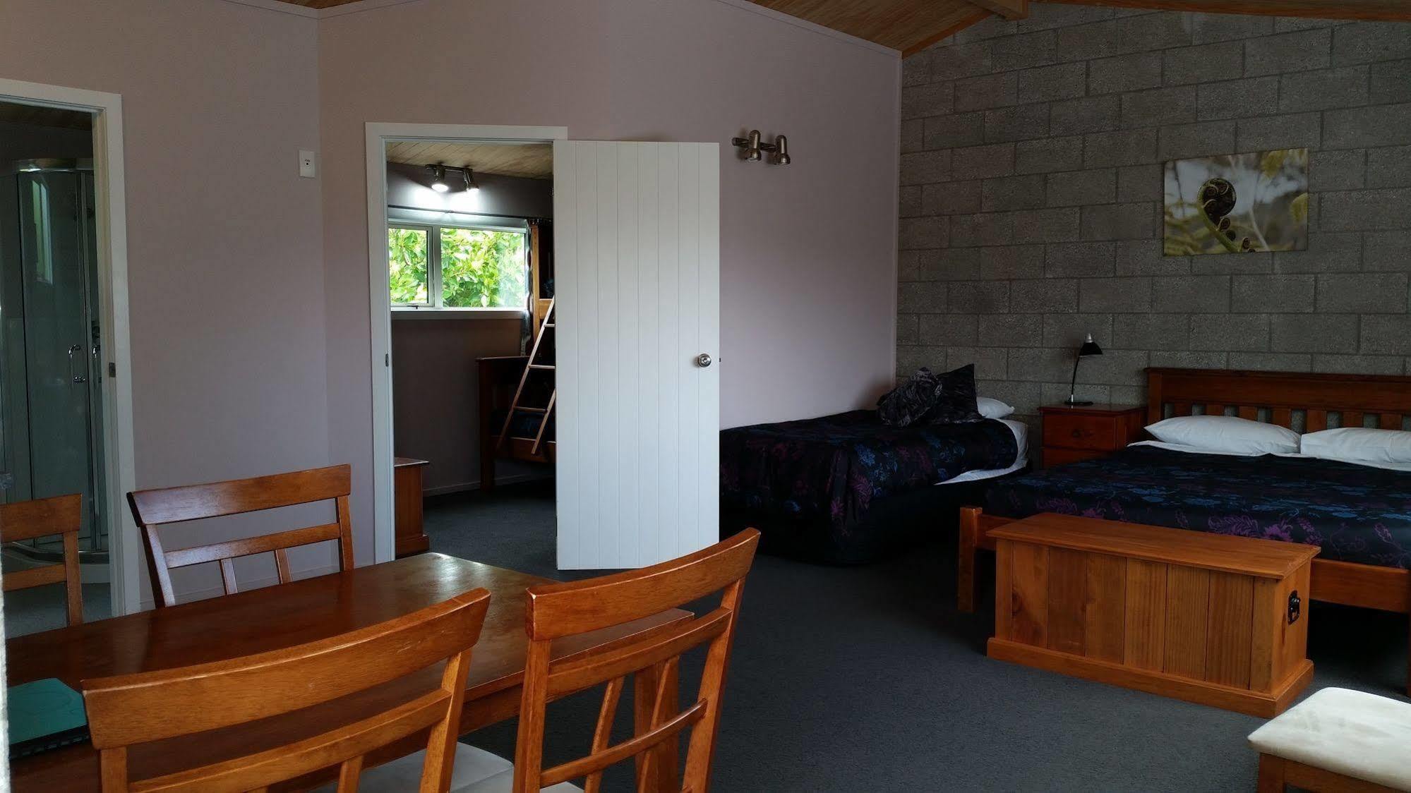 Abbey Court Motel Coromandel Exterior photo