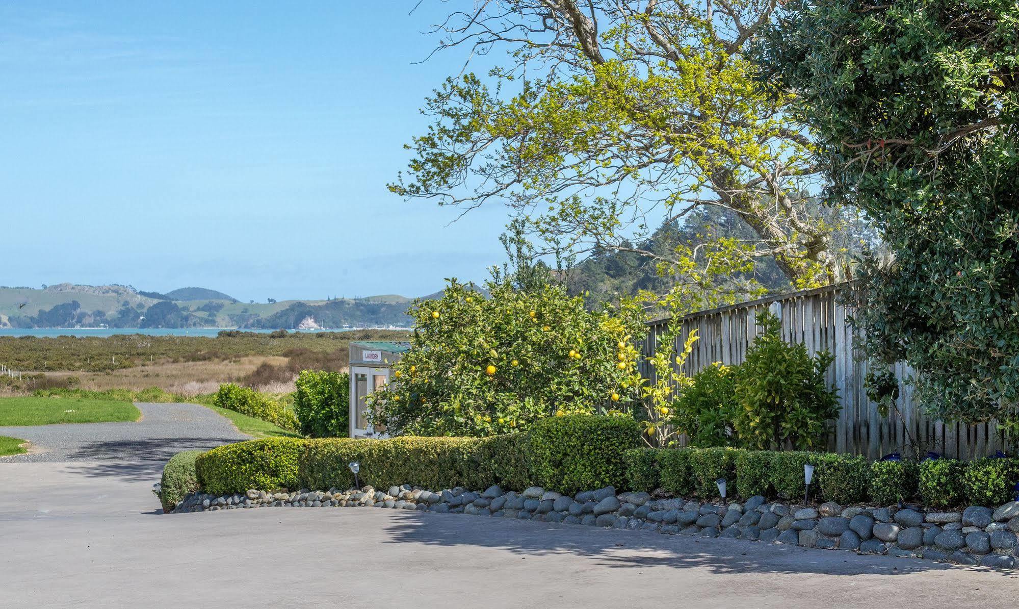 Abbey Court Motel Coromandel Exterior photo