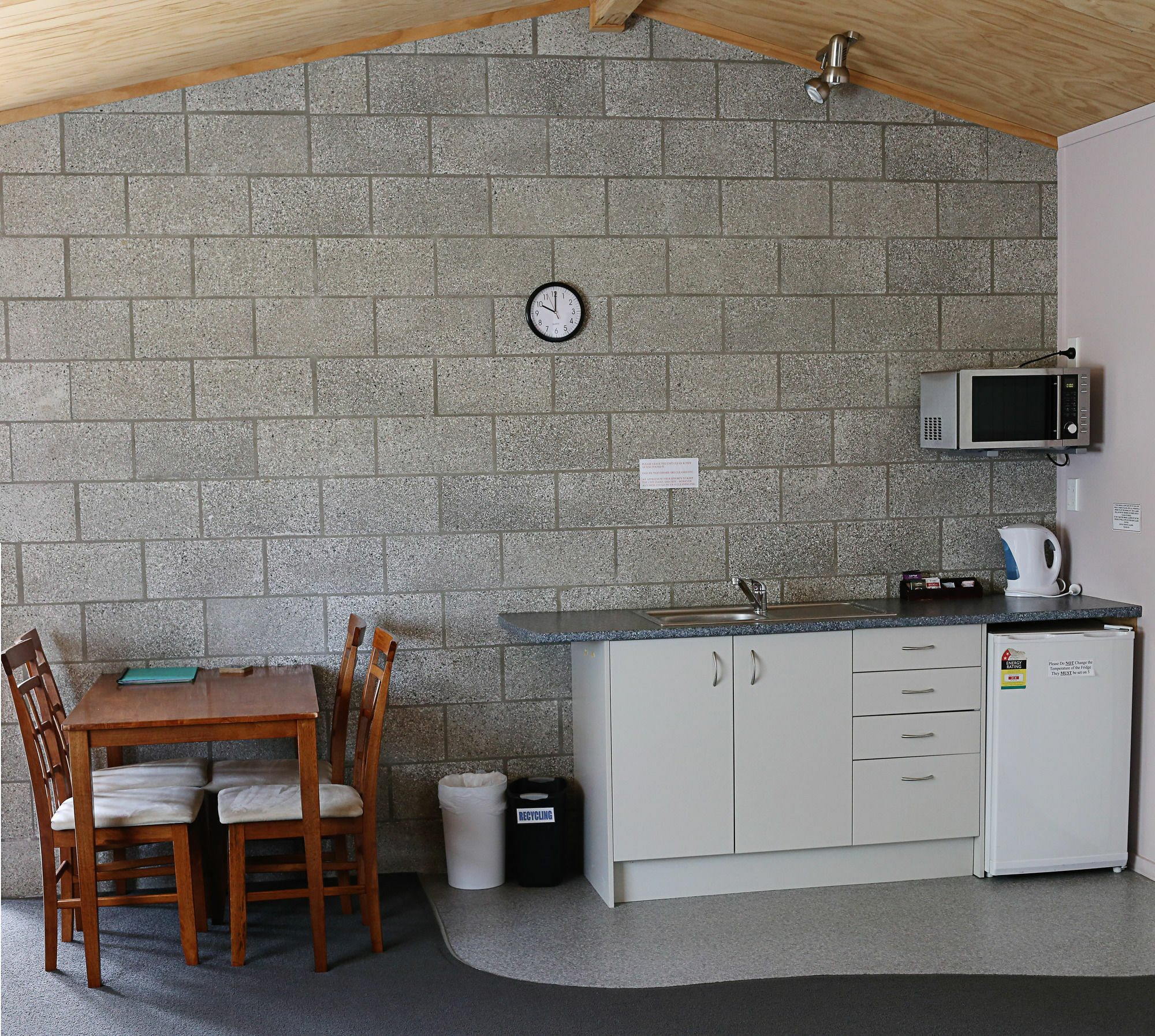 Abbey Court Motel Coromandel Exterior photo
